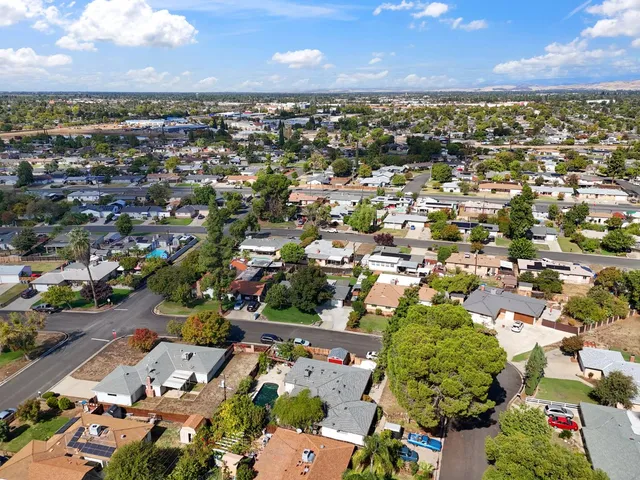 $415,000 | 5739 East Hampton Way, Fresno, CA 93727