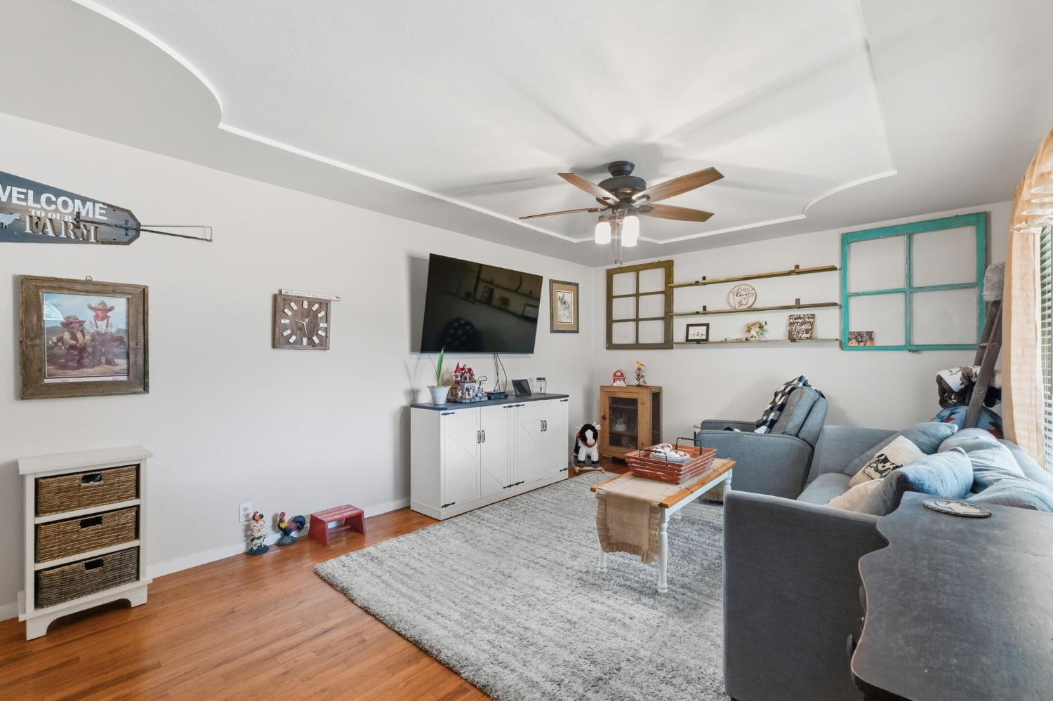 5739 East Hampton Way Fresno, CA 93727 - Photo 6 of 40