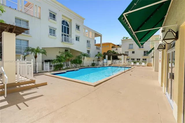$899,000 | 100 Meridian Avenue, Unit 216, Miami Beach, FL 33139