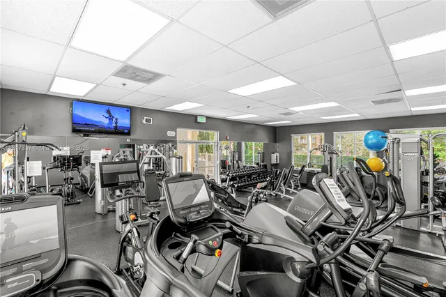 $899,000 | 100 Meridian Avenue, Unit 216, Miami Beach, FL 33139