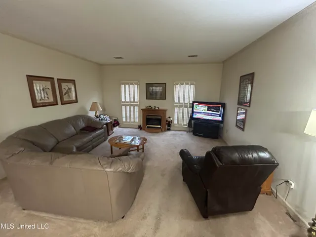 $169,500 | 211 East Claiborne Avenue, Greenwood, MS 38930