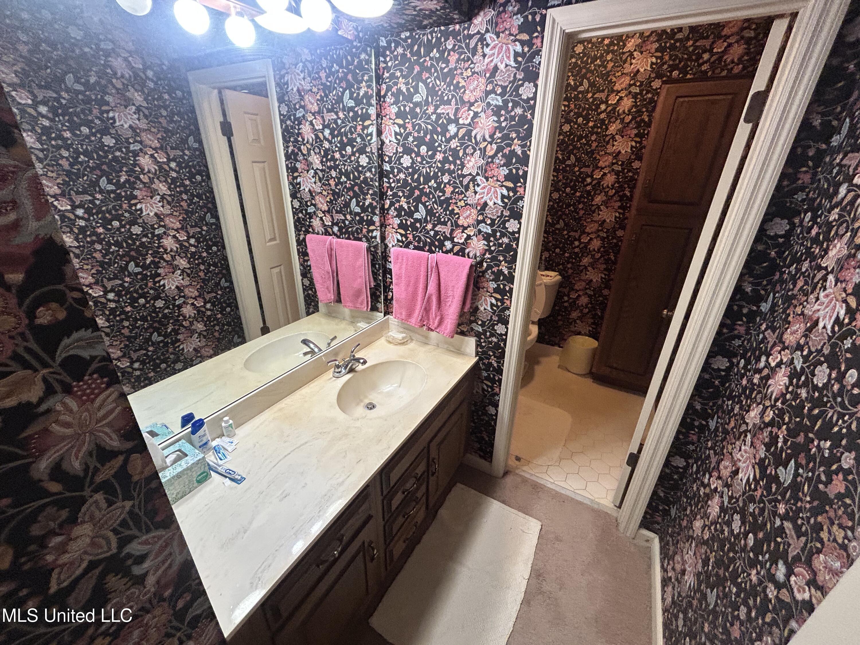 211 East Claiborne Avenue Greenwood, MS 38930 - Photo 5 of 9 IMG_3445