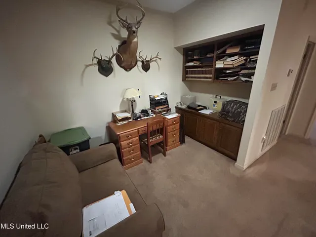 $169,500 | 211 East Claiborne Avenue, Greenwood, MS 38930