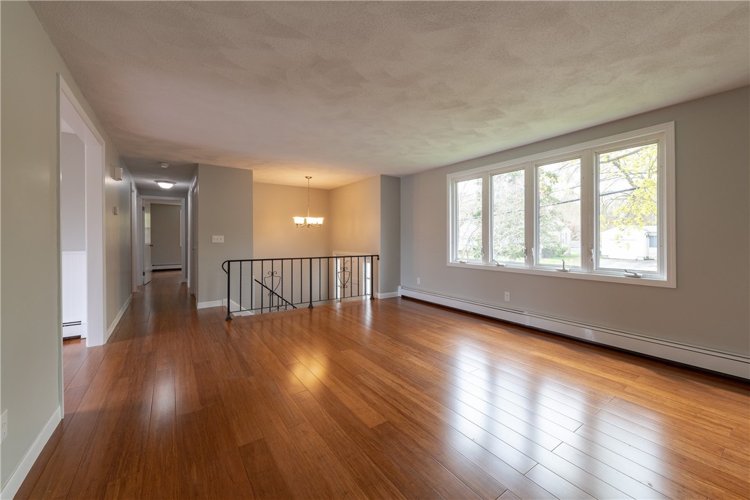 237 Draper Avenue Warwick, RI 02889 - Photo 12 of 33 Gallery Image 12