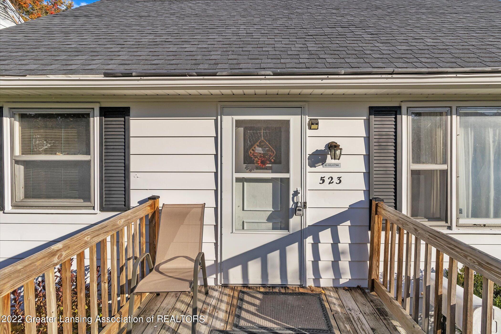 523 East Cavanaugh Road Lansing, MI 48910 - Photo 11 of 47 06-523-E-Cavanaugh-Rd-WindowStill-Real-E