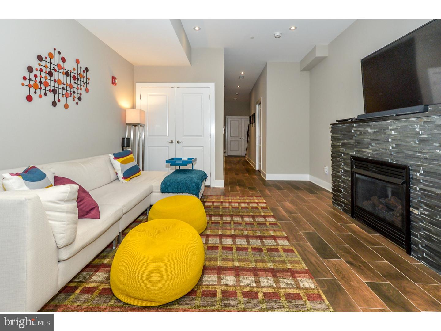 512 South Front Street, Unit 2 Philadelphia, PA 19147 - Photo 15 of 25