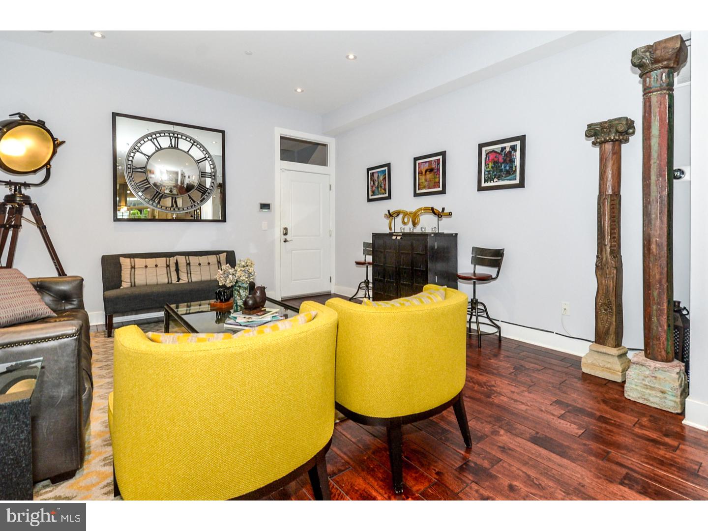 512 South Front Street, Unit 2 Philadelphia, PA 19147 - Photo 3 of 25