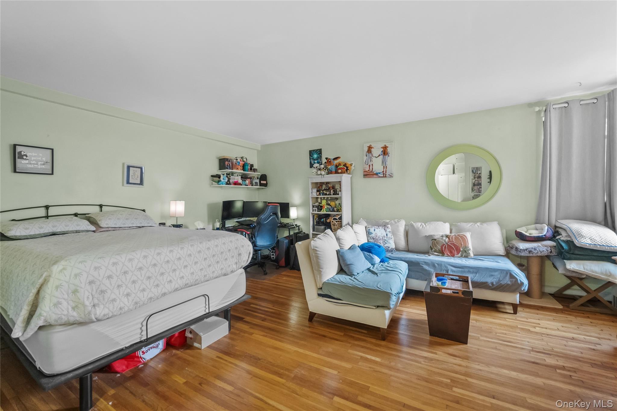 142 Garth Road, Unit 4Q Scarsdale, NY 10583 - Photo 3 of 14