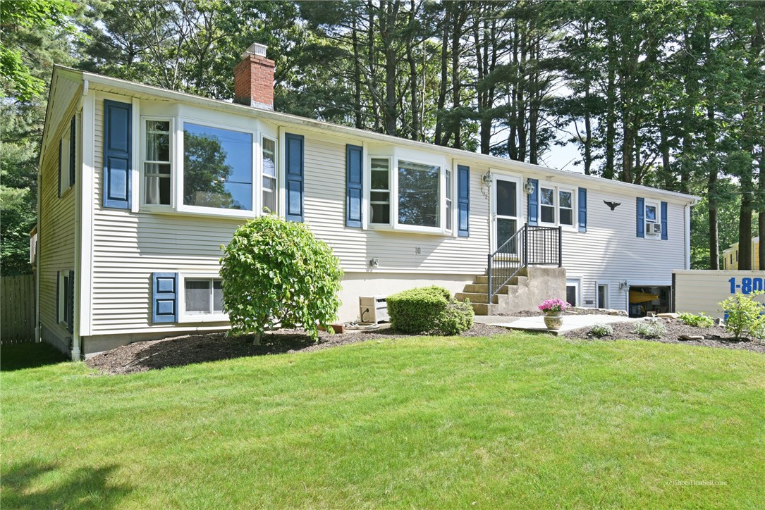 102 Evergreen Road North Kingstown, RI 02852 - Photo 1 of 31 Gallery Image 1