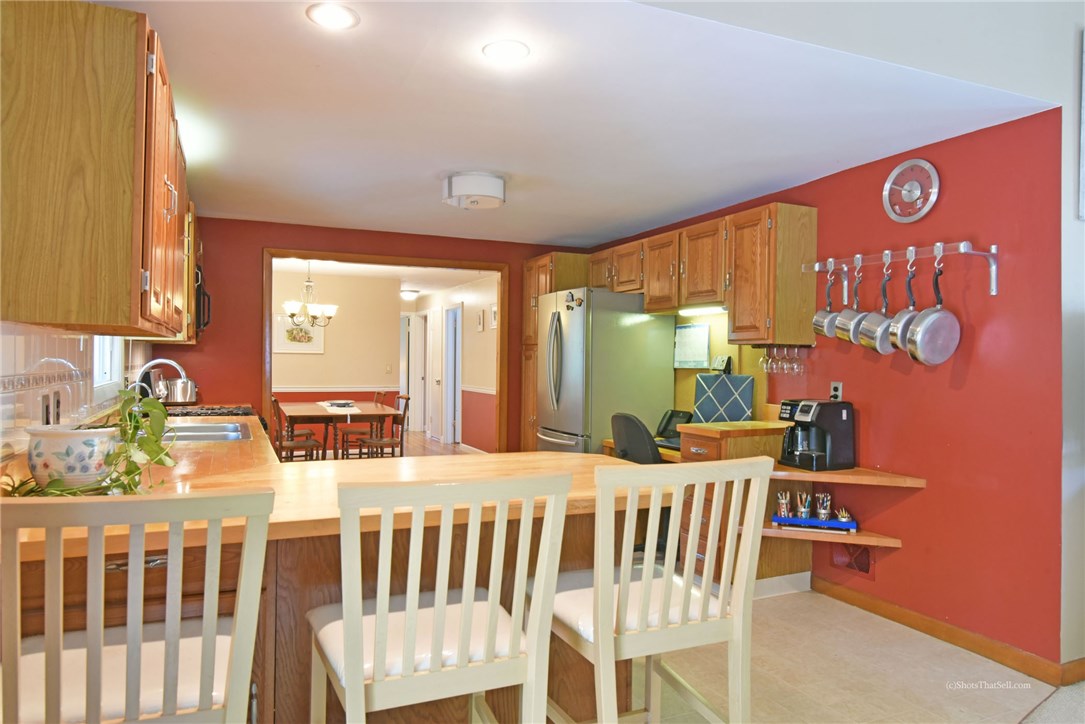 102 Evergreen Road North Kingstown, RI 02852 - Photo 11 of 31 Gallery Image 11