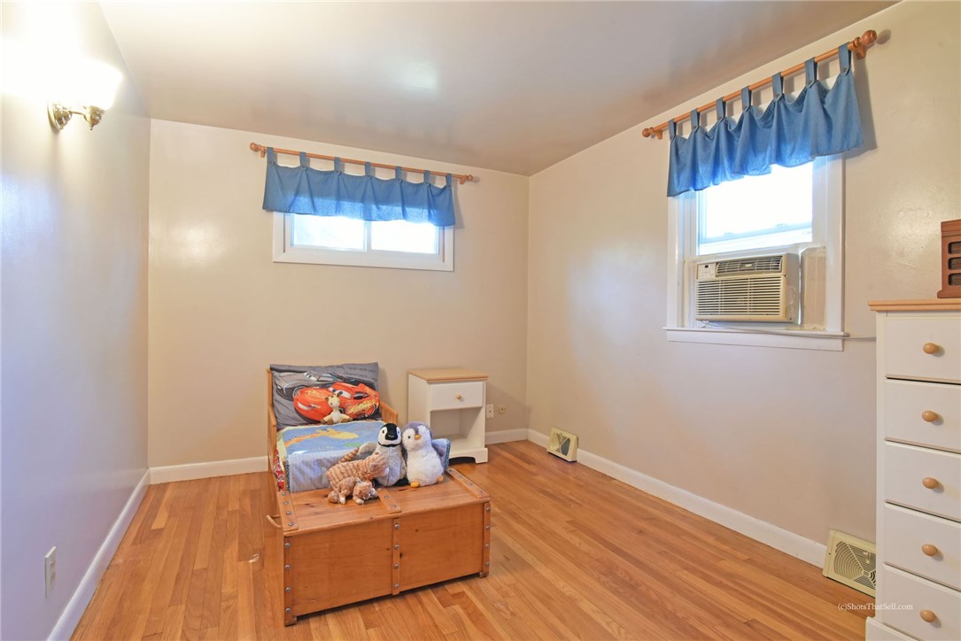 102 Evergreen Road North Kingstown, RI 02852 - Photo 25 of 31 Gallery Image 25
