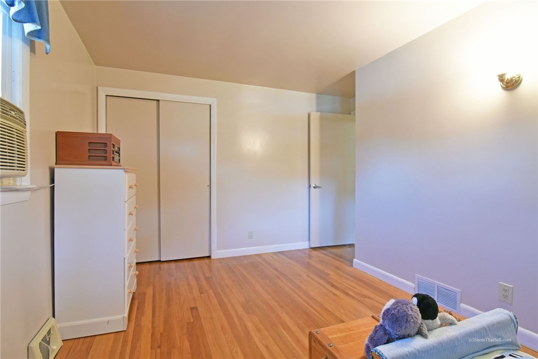 102 Evergreen Road North Kingstown, RI 02852 - Photo 26 of 31 Gallery Image 26