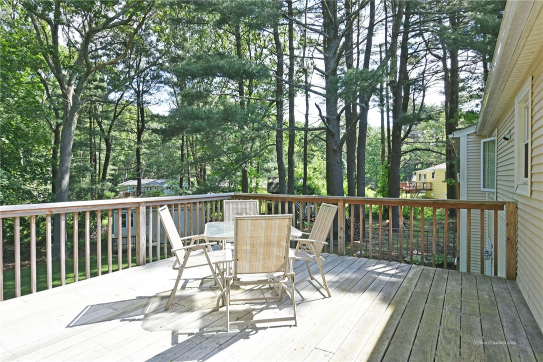102 Evergreen Road North Kingstown, RI 02852 - Photo 3 of 31 Gallery Image 3