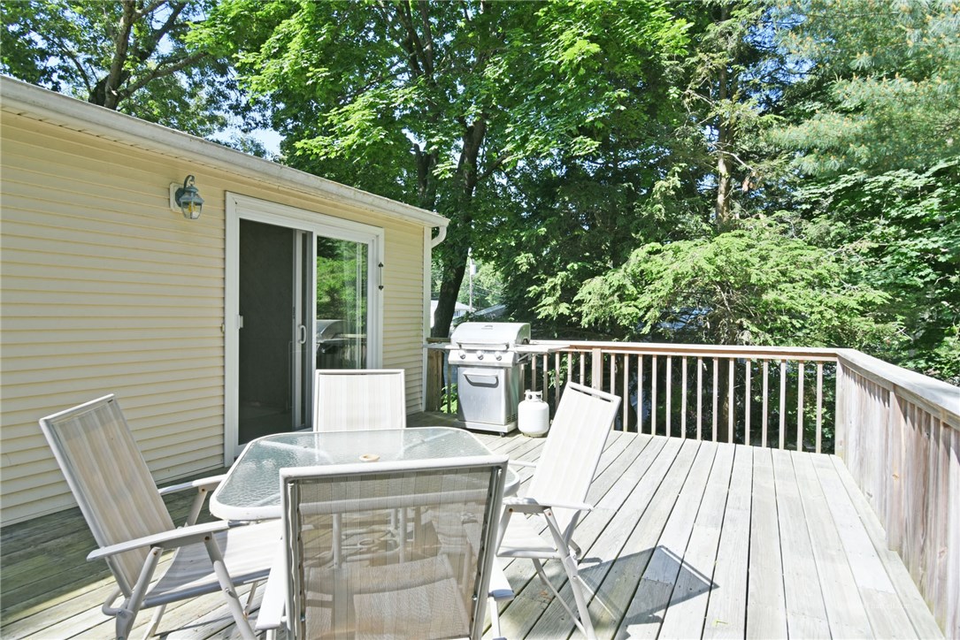 102 Evergreen Road North Kingstown, RI 02852 - Photo 4 of 31 Gallery Image 4