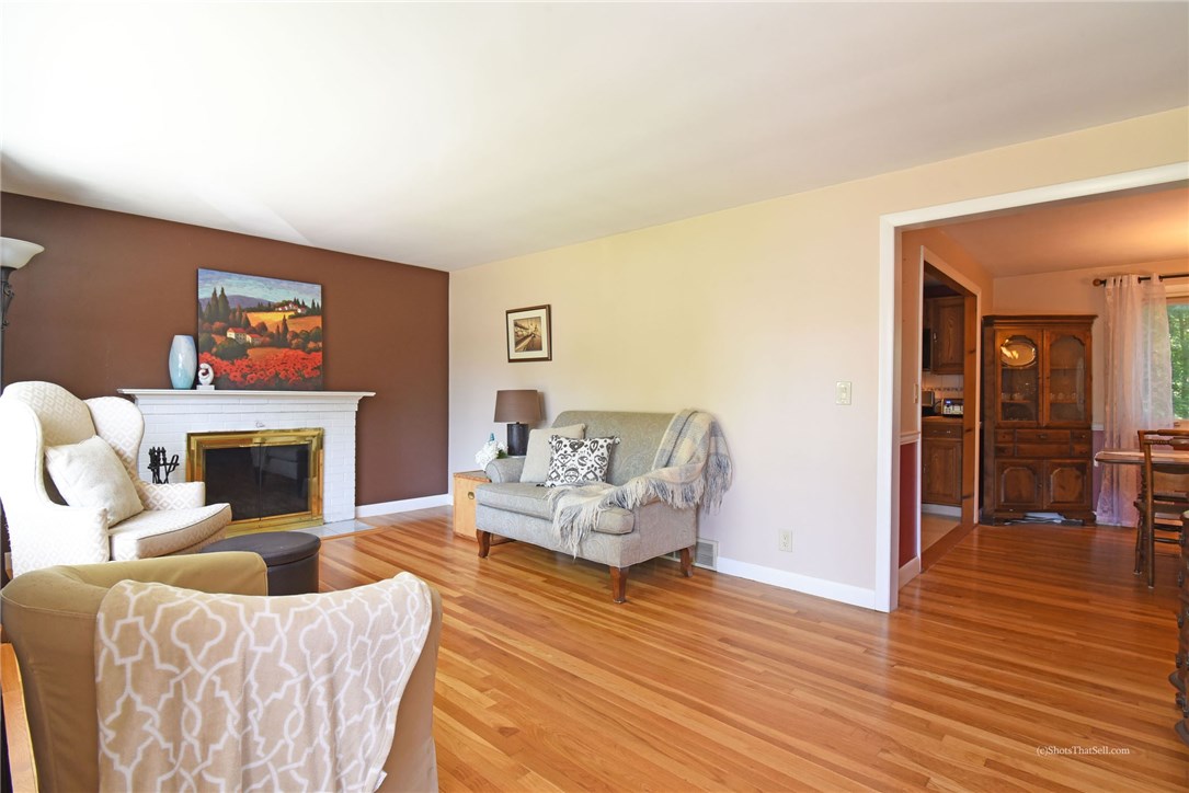 102 Evergreen Road North Kingstown, RI 02852 - Photo 8 of 31 Gallery Image 8
