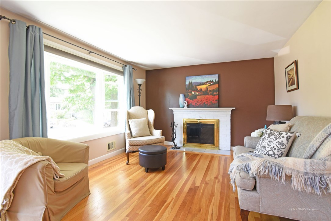 102 Evergreen Road North Kingstown, RI 02852 - Photo 9 of 31 Gallery Image 9