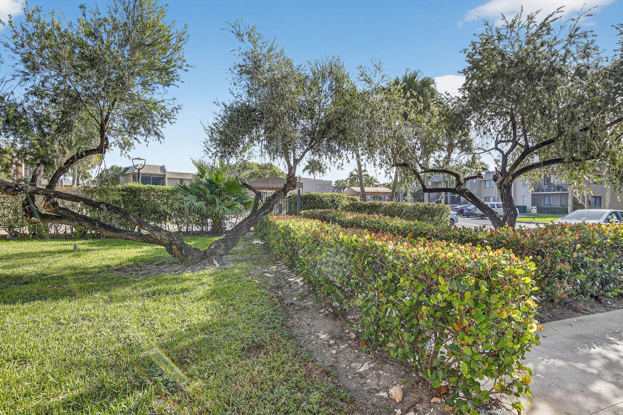 380 Racquet Club Road, Unit 106 Weston, FL 33326 - Photo 36 of 40 37-web-or-mls-_A7A6193