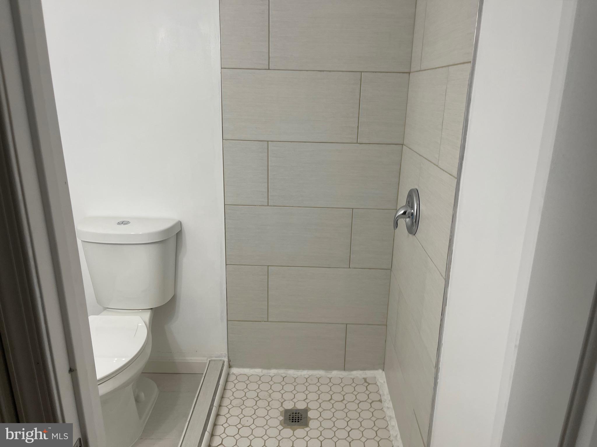 1720 Hartsdale Road Baltimore, MD 21239 - Photo 5 of 19 Gallery Image 5
