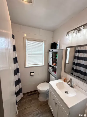 $179,900 | 3230 North College Avenue, Quincy, IL 62301