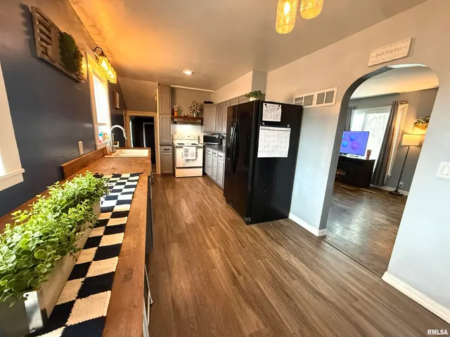 $179,900 | 3230 North College Avenue, Quincy, IL 62301