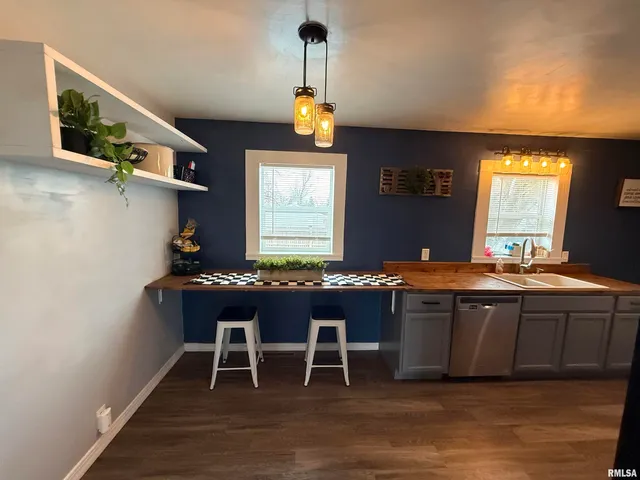 $179,900 | 3230 North College Avenue, Quincy, IL 62301