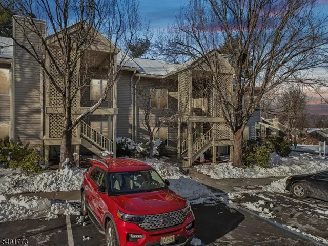 $375,000 | 12 Troon Terrace, Annandale, NJ 08801