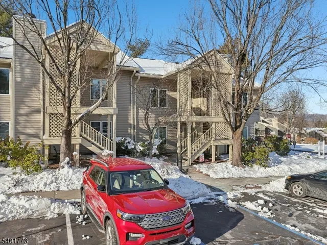 $375,000 | 12 Troon Terrace, Annandale, NJ 08801