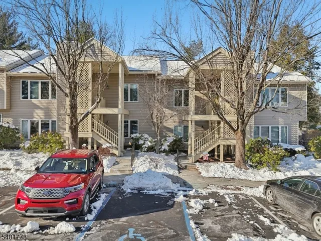 $375,000 | 12 Troon Terrace, Annandale, NJ 08801