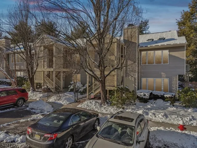 $375,000 | 12 Troon Terrace, Annandale, NJ 08801