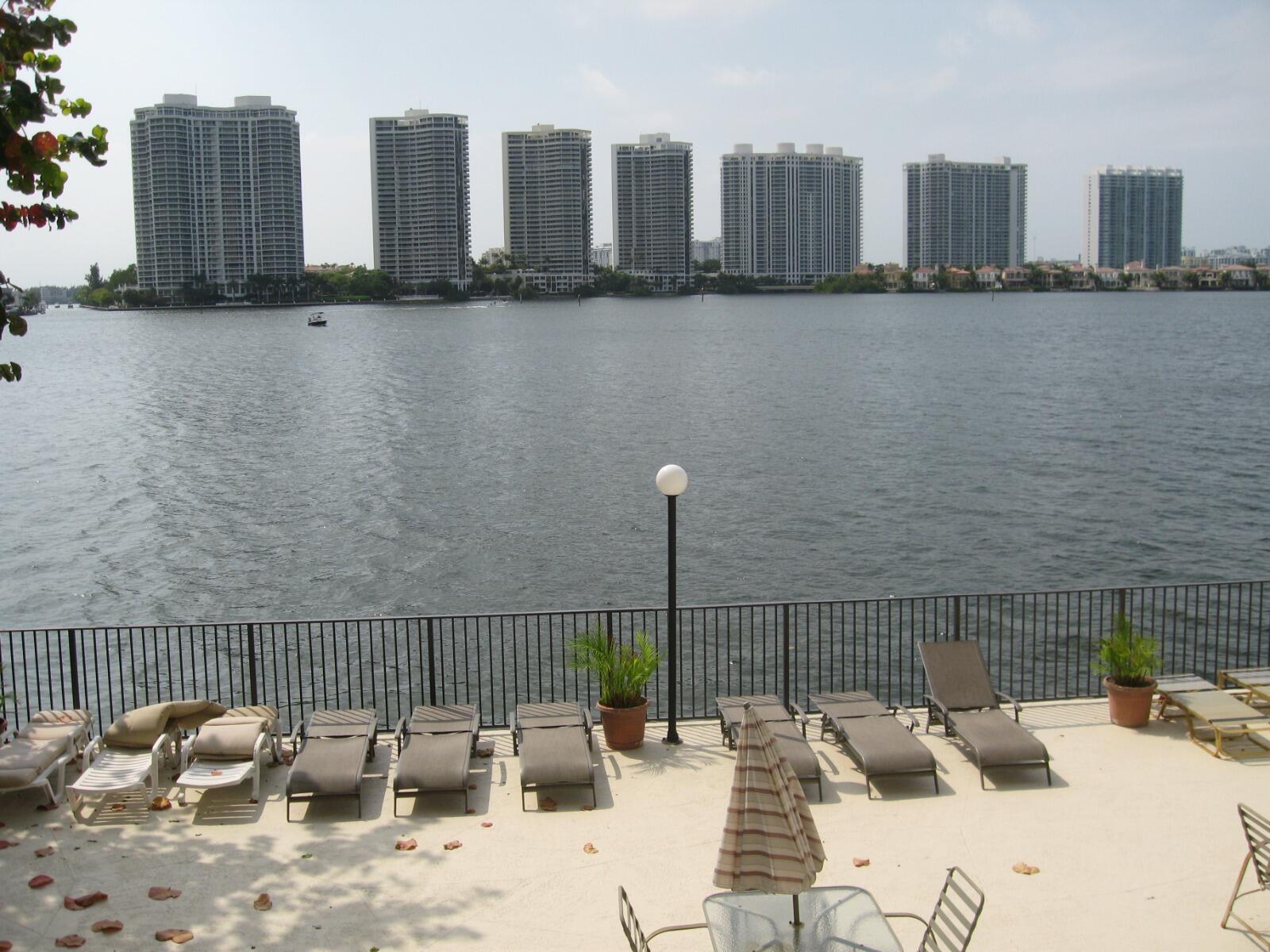 17500 North Bay Road, Unit S508 Sunny Isles Beach, FL 33160 - Photo 8 of 21 WhatsApp Image 2026-06-22 at 16.02.38 (8
