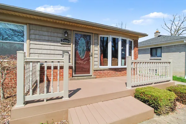 $220,000 | 29984 Tamarack Drive, Flat Rock, MI 48134