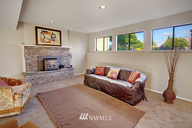 17027 158th Place Southeast Renton, WA 98058 - Photo 12 of 17 Gallery Image 12
