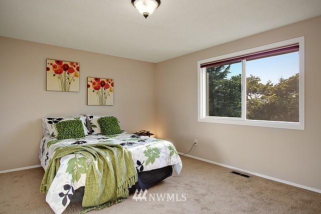 17027 158th Place Southeast Renton, WA 98058 - Photo 10 of 17 Gallery Image 10