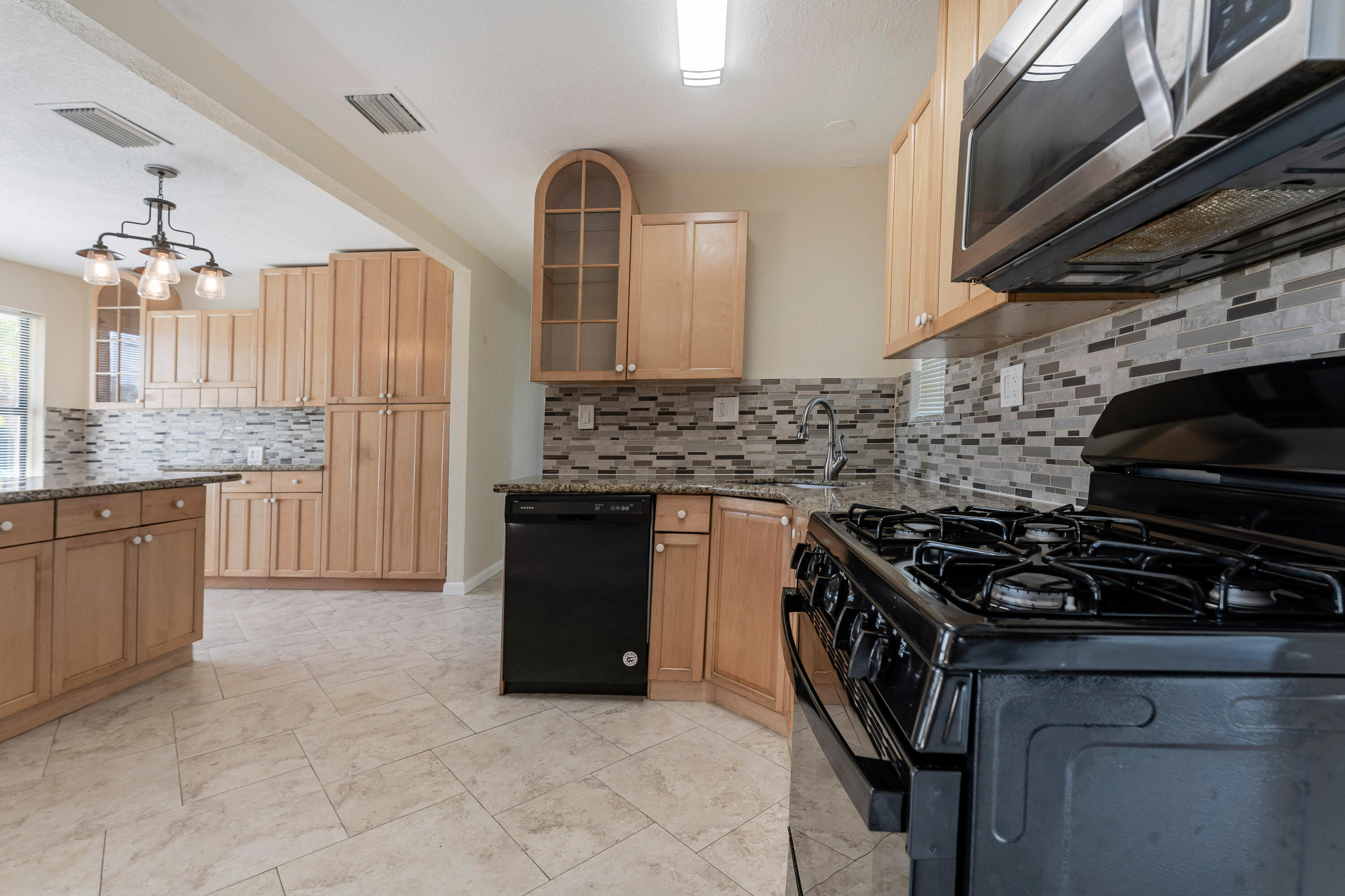775 Chase Road West Palm Beach, FL 33415 - Photo 18 of 86 17