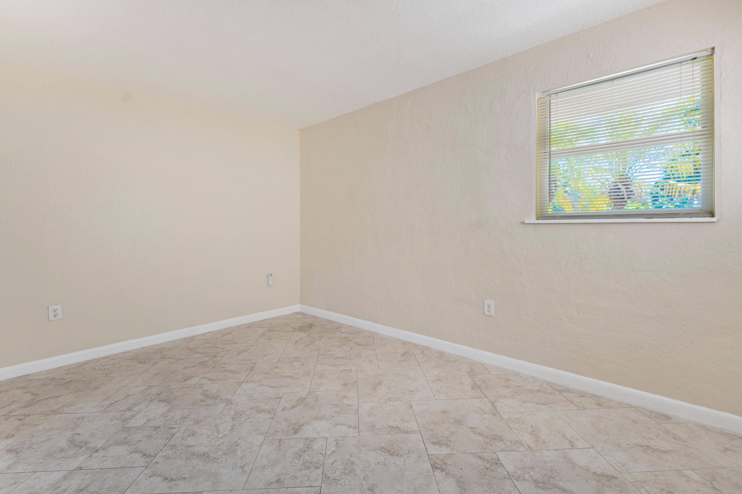 775 Chase Road West Palm Beach, FL 33415 - Photo 27 of 86 26