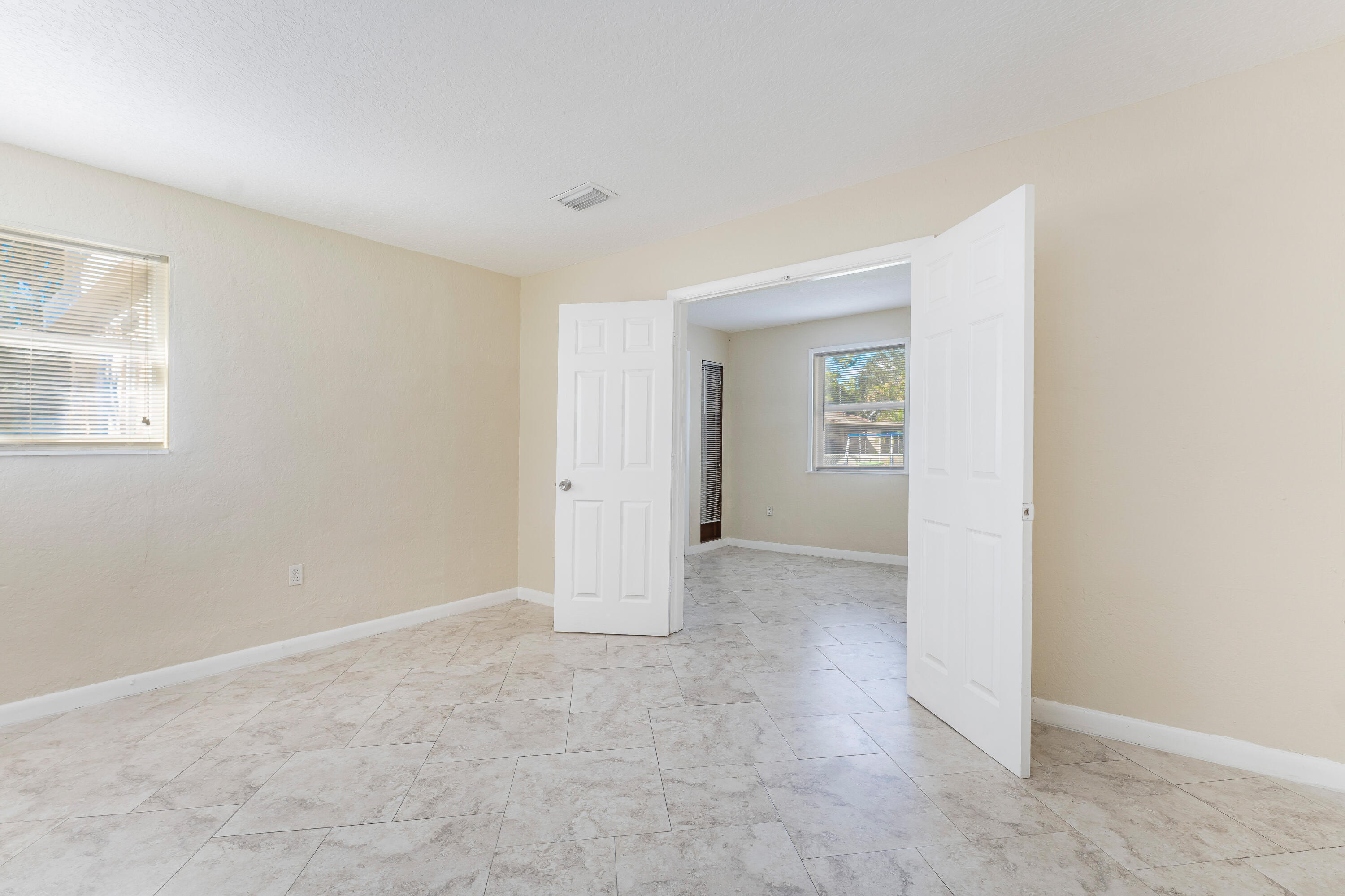 775 Chase Road West Palm Beach, FL 33415 - Photo 29 of 86 28