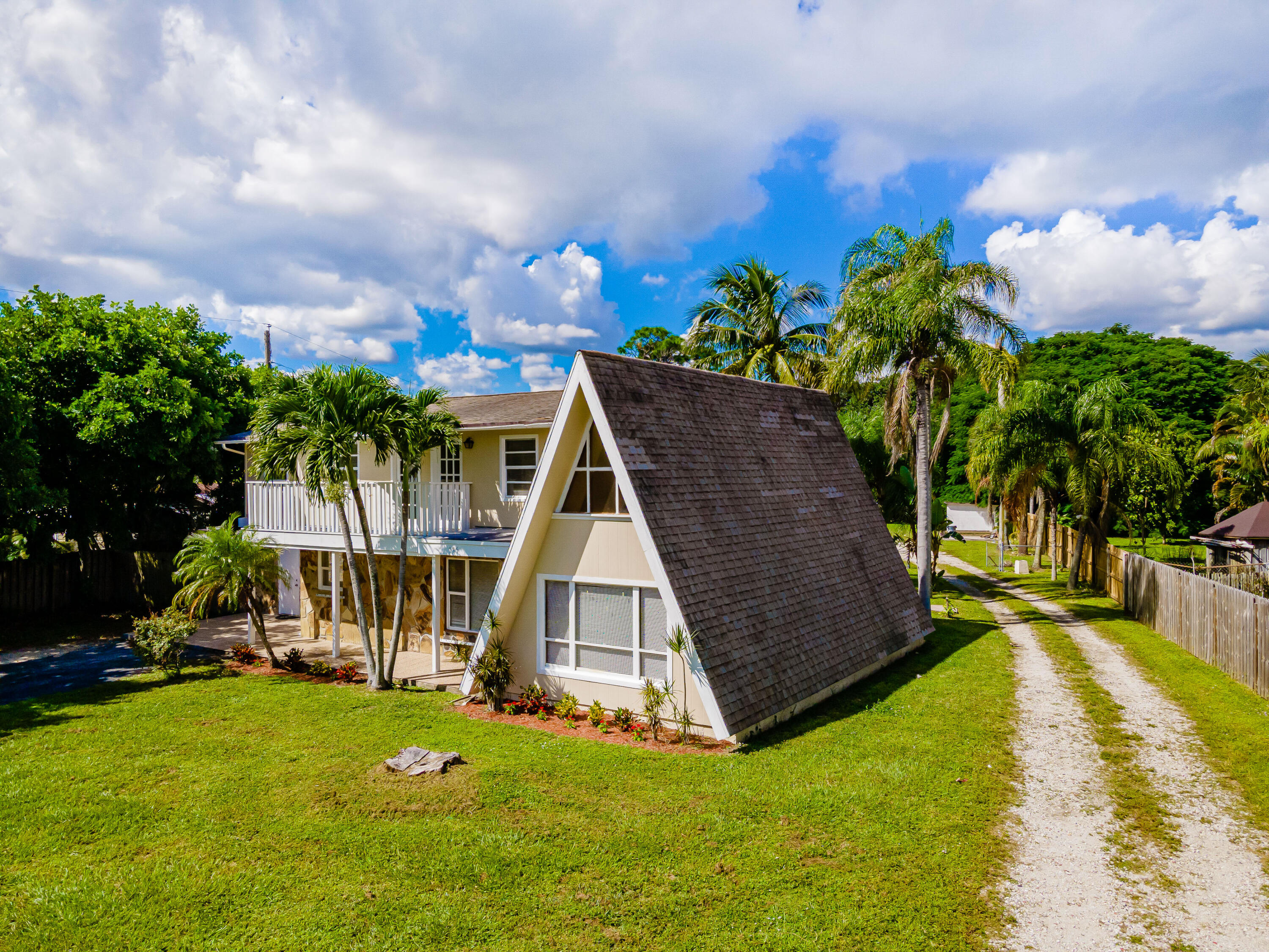 775 Chase Road West Palm Beach, FL 33415 - Photo 5 of 86 01