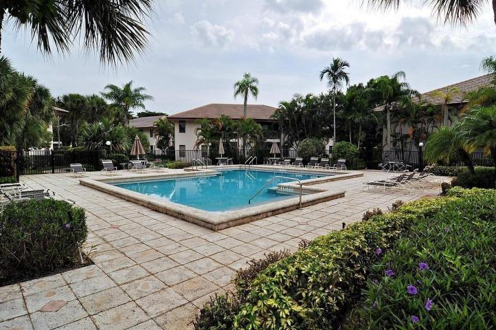 9352 Sable Ridge Circle, Unit D Boca Raton, FL 33428 - Photo 43 of 46 Pool2