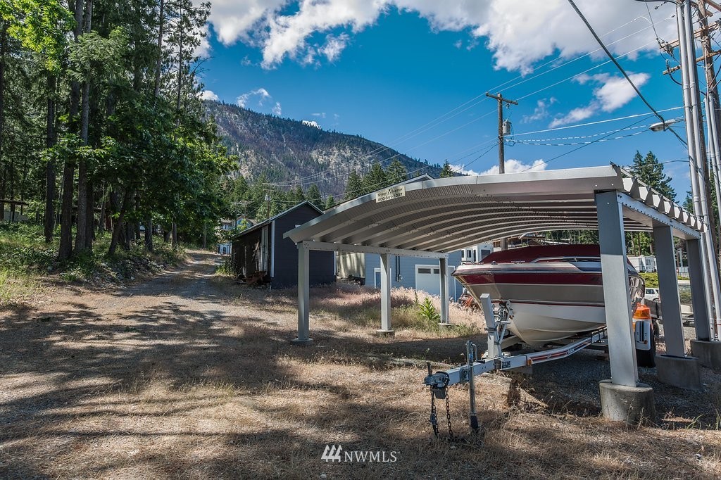 12148 South Lakeshore Road Chelan, WA 98816 - Photo 23 of 25 Gallery Image 23