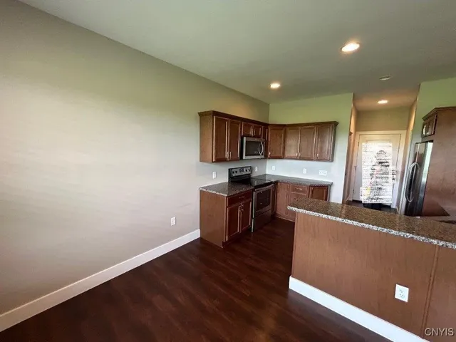 $2,100 | 4255 Bell Crest Drive, Unit LEFT, Cortlandville, NY 13045