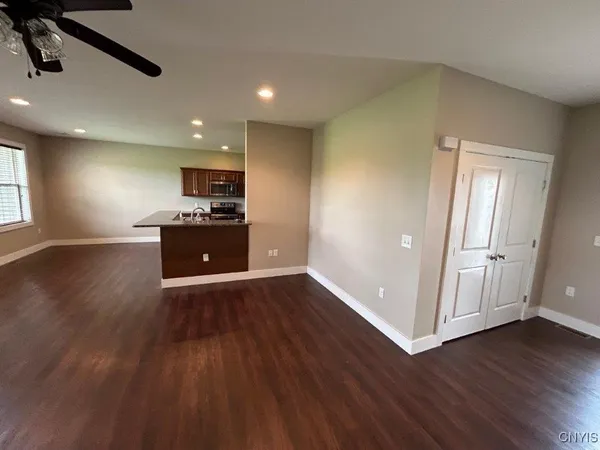 $2,100 | 4255 Bell Crest Drive, Unit LEFT, Cortlandville, NY 13045