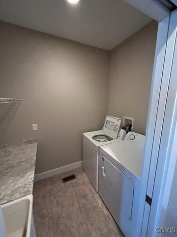 $2,100 | 4255 Bell Crest Drive, Unit LEFT, Cortlandville, NY 13045