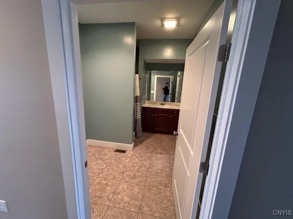 $2,100 | 4255 Bell Crest Drive, Unit LEFT, Cortlandville, NY 13045