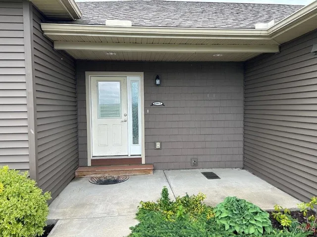 $2,100 | 4255 Bell Crest Drive, Unit LEFT, Cortlandville, NY 13045