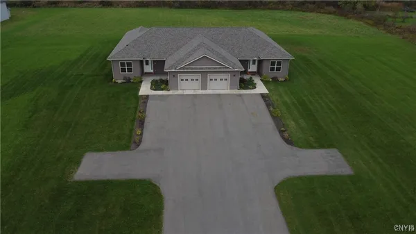 $2,100 | 4255 Bell Crest Drive, Unit LEFT, Cortlandville, NY 13045