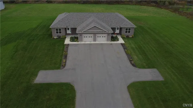 $2,100 | 4255 Bell Crest Drive, Unit LEFT, Cortlandville, NY 13045