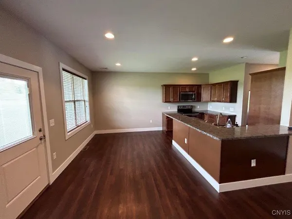 $2,100 | 4255 Bell Crest Drive, Unit LEFT, Cortlandville, NY 13045