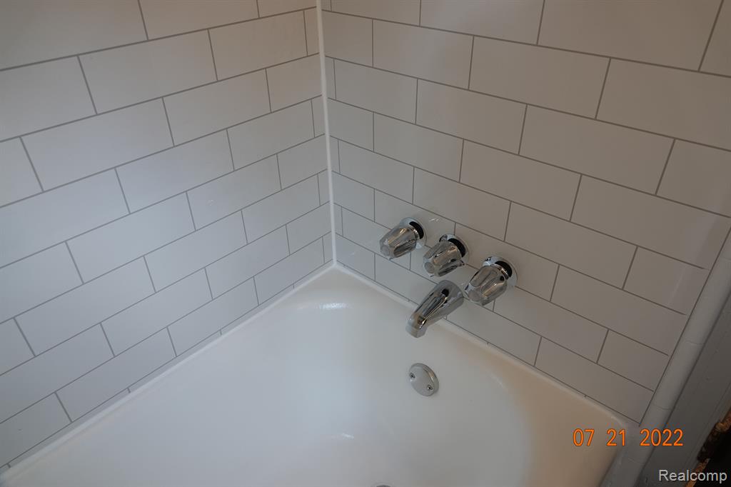 14965 Greenview Road Detroit, MI 48223 - Photo 18 of 23