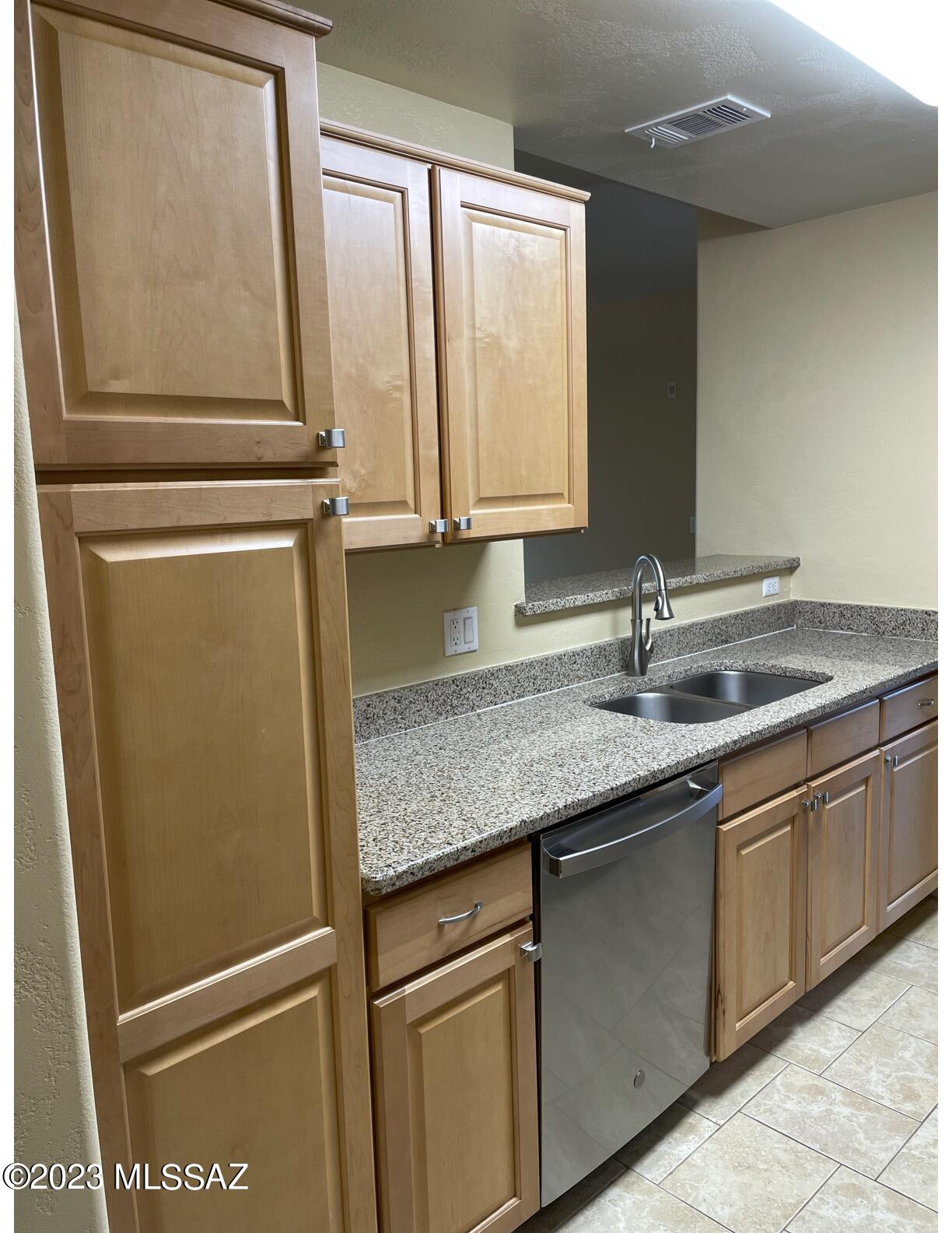 2550 East River Road, Unit 20201 Tucson, AZ 85718 - Photo 15 of 32