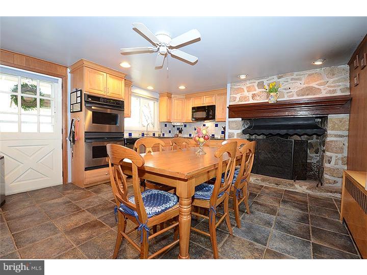 289 Centennial Road Warminster, PA 18974 - Photo 3 of 22 Kitchen